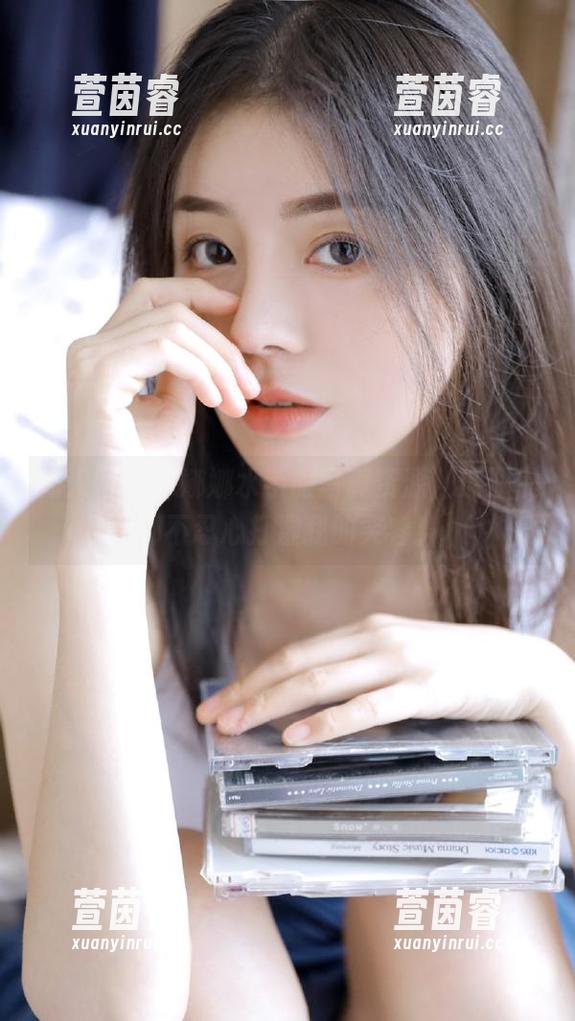秀人网-沐娜娜 秀人网 - 沐娜娜水手服写真资源,连海浪都不忍心打湿我的笑容!