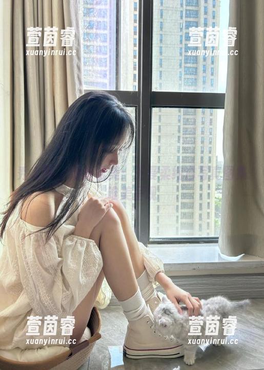 秀人网-王曼柔 秀人网 - 清新唯美:王曼柔纯白写真图集唯美呈现