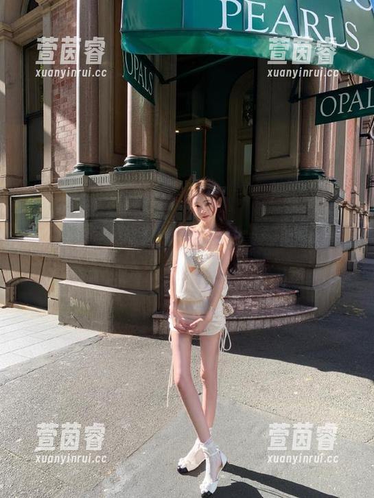 秀人网-王雨纯 秀人网 - 王雨纯女神的优雅瞬间,精致写真套图尽显她的迷人气质