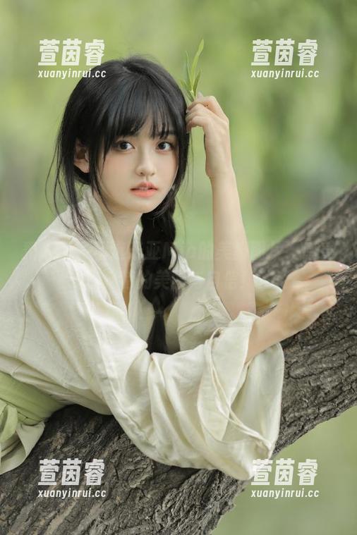 秀人网 - 精选米亚Mia的美脚图片，感受独特的美丽与自信！