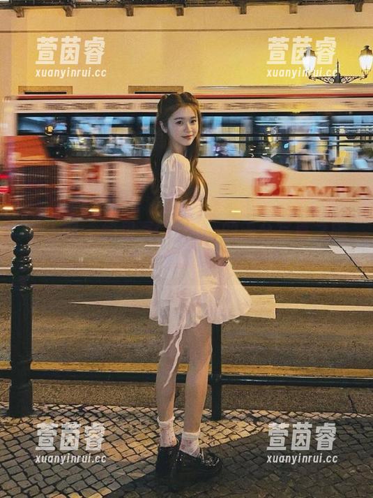 秀人网-绮里嘉Carina 秀人网 - 绮里嘉Carina的天台写真之旅,私房图包展现无限魅力