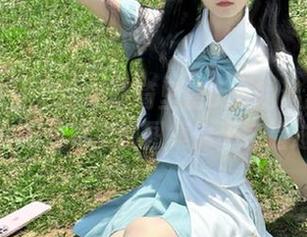 秀人网 – 全面收藏绮里嘉Ula的温柔写真全集：绝美原图集锦不容错过
