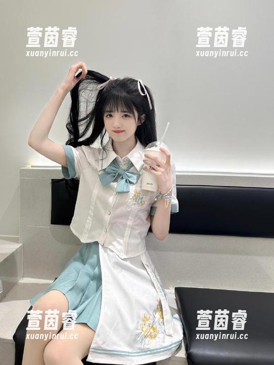 秀人网-绯月樱 秀人网 - “绯月樱”高叉吊裙作品精选:每一幕都是韵味的完美演绎