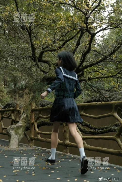 秀人网 - 沉醉于陈雅漫VICKY的油亮风格：共享精美壁纸与原图！