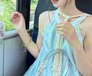 秀人网 – 雨夕cy短裙美图合集：清新雨夜下的流行风尚，让你心动不已！