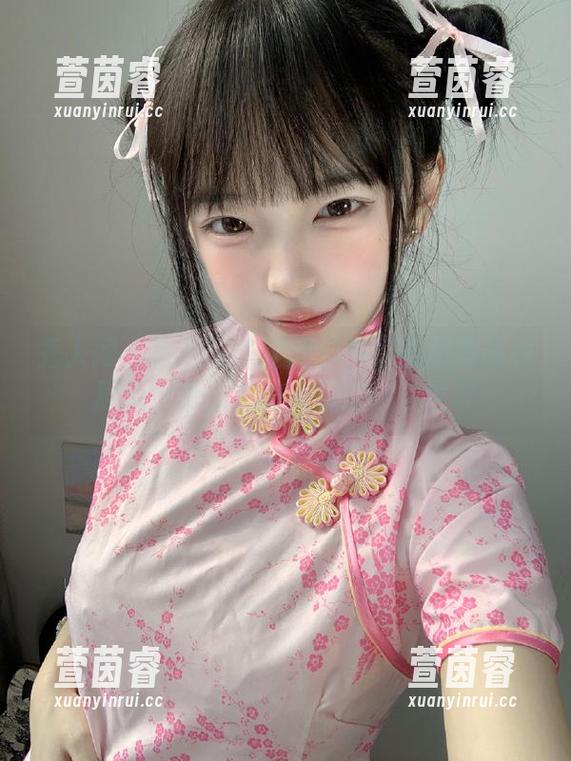 秀人网 - 香澄在东京的户外写真图集在线展示，带你走进别样的风景世界