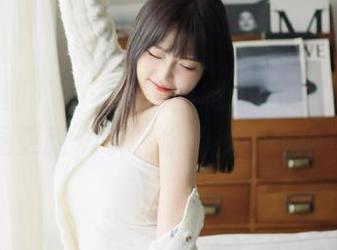 紧急企划 – 见希w白丝制服的诱惑：全新套图更新，唤醒你的视觉与心灵！