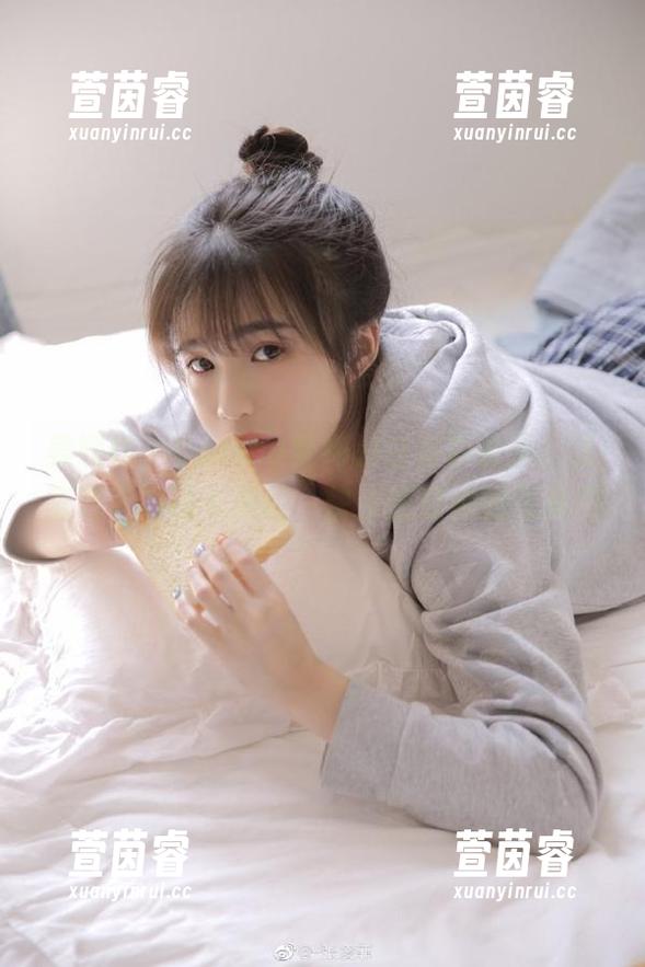 美媛馆-Carina梦绮 美媛馆 - Carina梦绮的白衬衫故事,无圣光下的迷人美图,快来感受她的气质吧