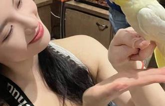 美媛馆 – K8傲娇萌萌Vivian在天台——不可错过的私拍图集精华