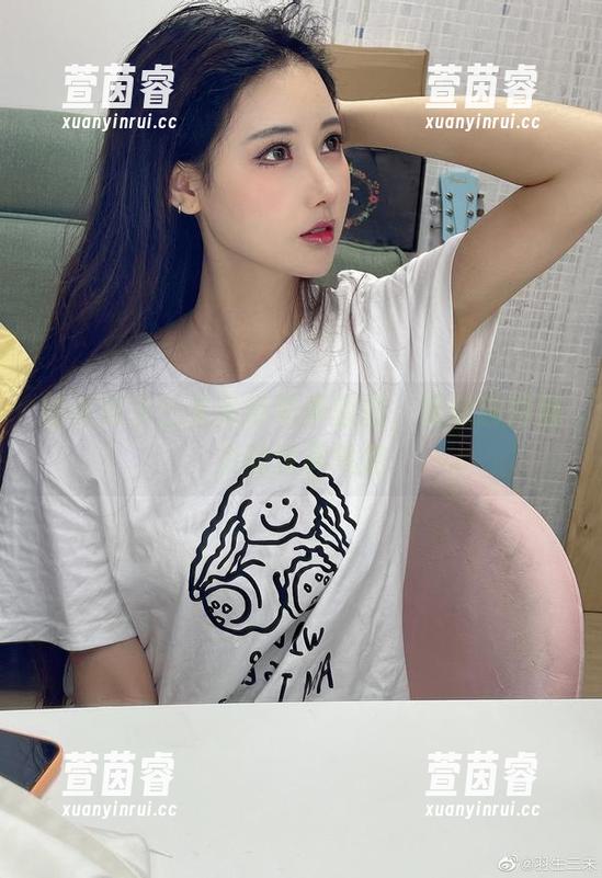 绝美羽生三未吊带写真套图，绽放独特魅力的青春气息