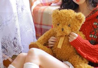 微密圈 – 亲亲脸红Dearie女王的全套柔美写真，下载这些甜美时刻，分享快乐哦！