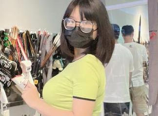 自闭颜球球的写真图集，揭开秘书背后那些你绝对想不到的搞笑瞬间！