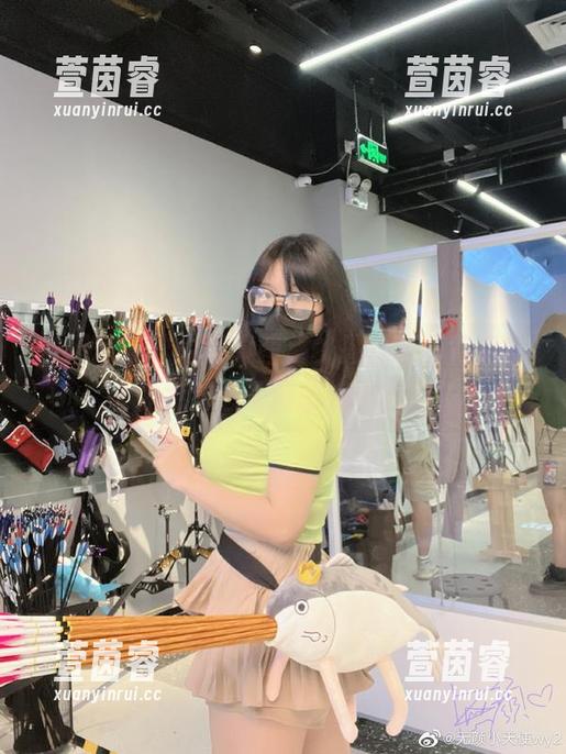 自闭颜球球的写真图集，揭开秘书背后那些你绝对想不到的搞笑瞬间！