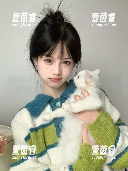 舞蹈生日记 - 沉醉于茜茜姐姐写真：图包精选带你感受甜美与倔强的完美碰撞