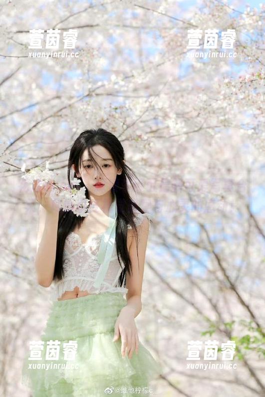 花漾show-李可可 花漾show - 探索李可可最新可爱写真合集,尽情享受视觉盛宴与心灵的感动!