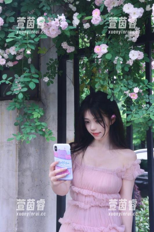 花漾show - 轻松获取艾静香毛衣写真，精美免费图片任你下载使用！
