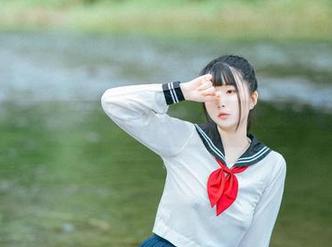 落落Raku的高清摄影作品：皮衣写真带来的别样风情和灵感