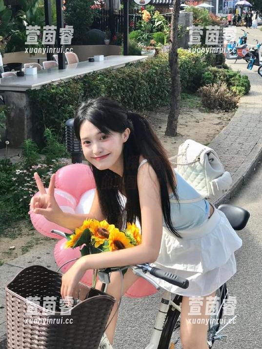 微密圈 - 释放自我：探索葛征瑜伽写真集中的原图魅力