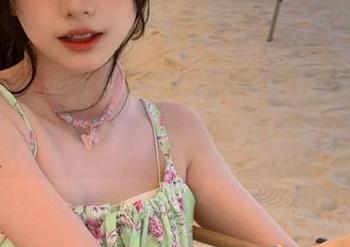 袜啵啵 – 潮流与自我：小淳的板鞋主题写真作品集传递个性化的生活态度