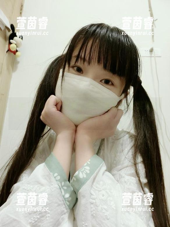 白丝JK风格大揭秘，西尔酱带你欣赏她的美图分享之旅