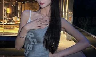 觅芙少女 – 独特魅力尽显，虹虹最新裸足作品，你绝不能错过的视觉盛宴！