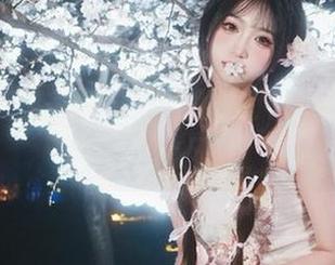 最新图库独家呈现，轻兰映画白裙白丝美足的绝美风采