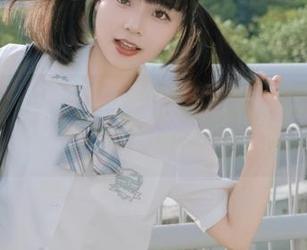 微密圈 – 白丝学生装的青春气息，陈佩奇的写真照片免费下载！