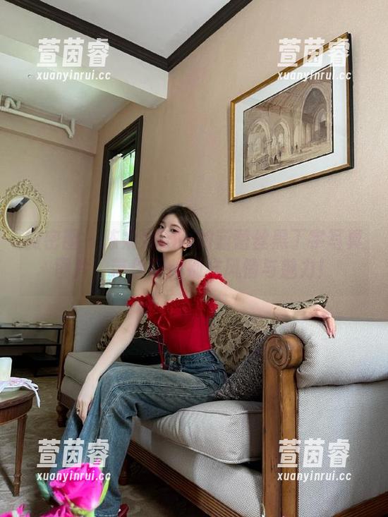 微密圈 - 陈妮妮UNI的蓝蕾丝黑丁字写真图片，带你领略别样风情与魅力！