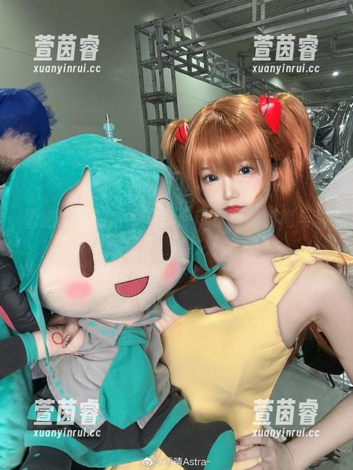 雪晴嘟嘟的毛衣写真：带你领略时尚与温暖的图集之旅