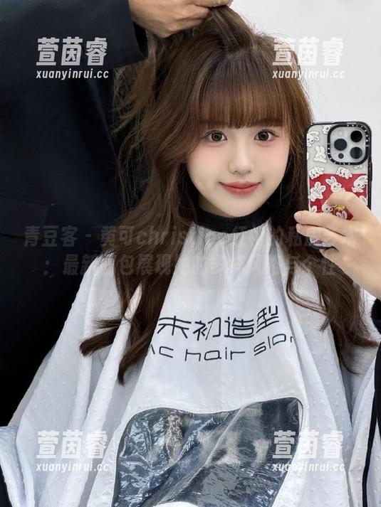 青豆客-黄可christine 青豆客 - 黄可christine红裙的私房艺术:最新图包展现她的多样风格与个性