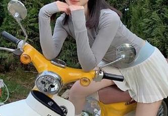 魅妍社 – 绯月樱_Cherry裸足写真高清原图，捕捉每一个轻盈的瞬间，感受生活的美好！