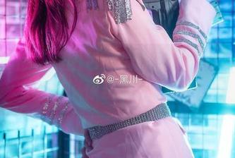 黑川独特私房图包，捕捉獒犬本泳装的清凉瞬间，惊艳你的视觉体验